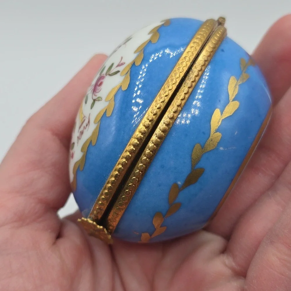 Vtg limoges trinket box La‎ main egg shaped Blue Floral Music Paris Style